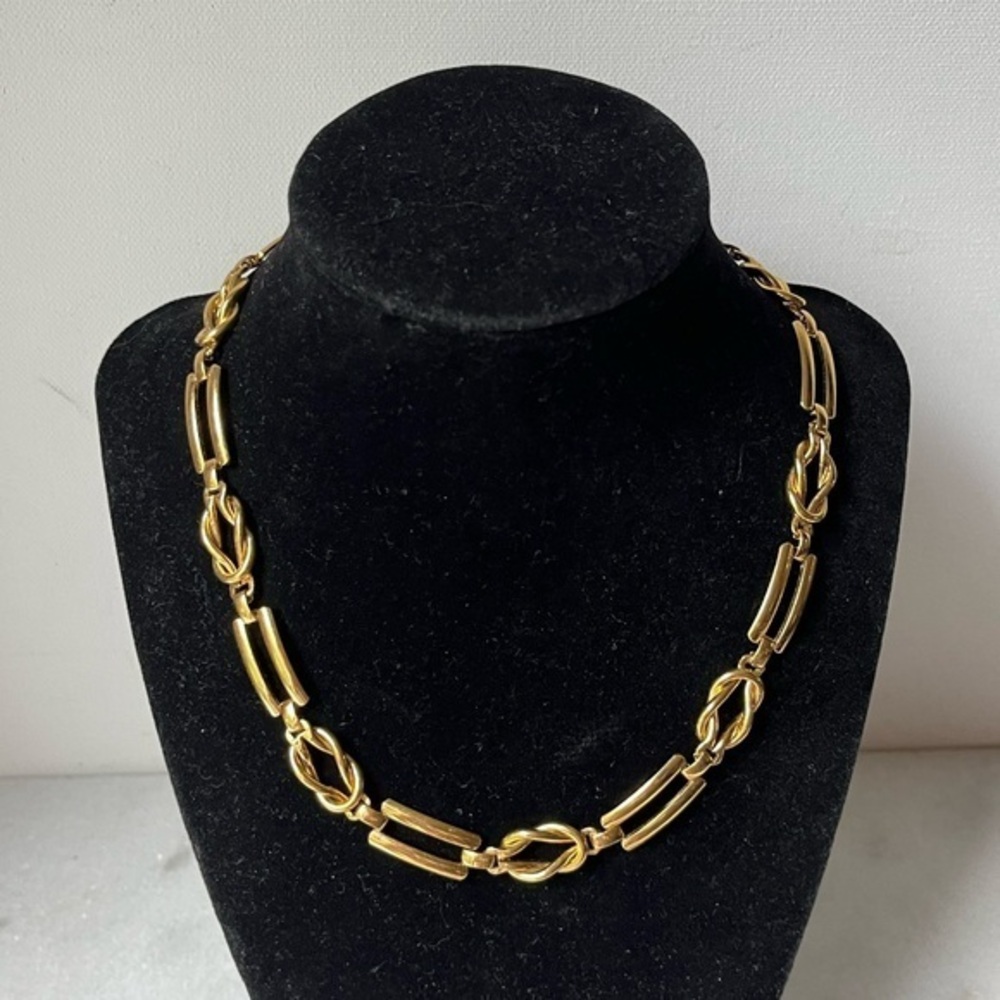 Elegant Gold Necklace vintage 18”